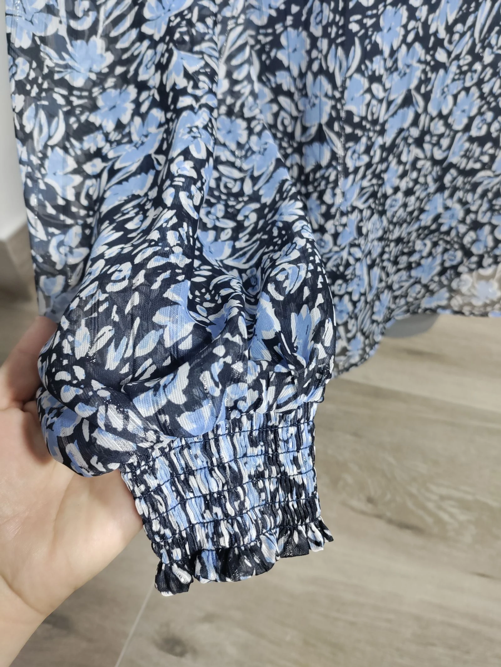 Blauwe bloemenblouse voor dames C&A met binnentop en lange mouwen – Maat 40 – photo 4